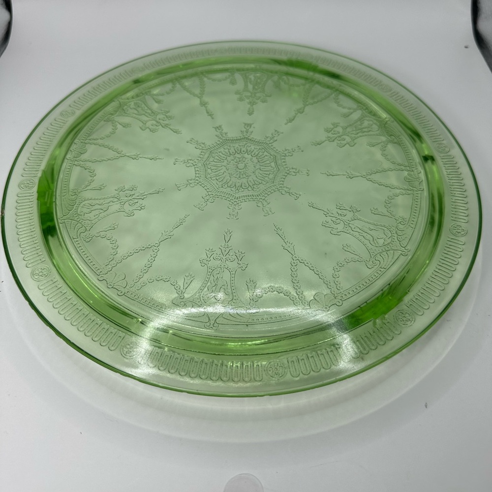 Vintage Anchor Hocking Uranium Glass Cake Three Footed Plate Cameo Ballerina.